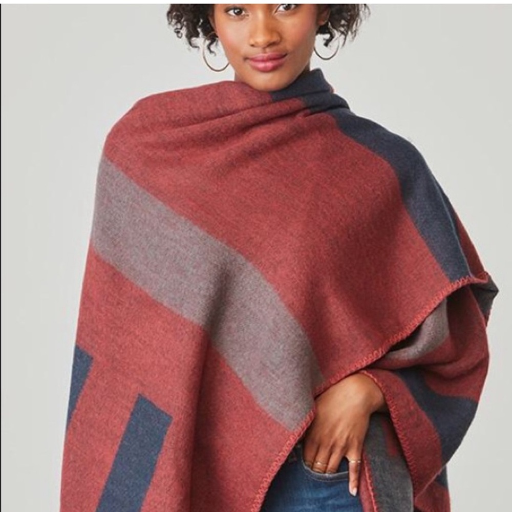 New Poncho wrap, reversible, Mulberry, blue and  gray bb Dakota